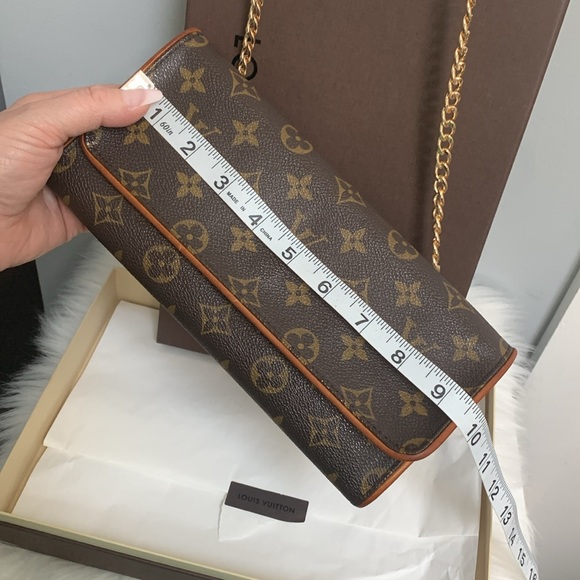 ❌SOLD❌2000 authentic Louis Vuitton Twin Pochette GM with box and free chain - Picture 16 of 17